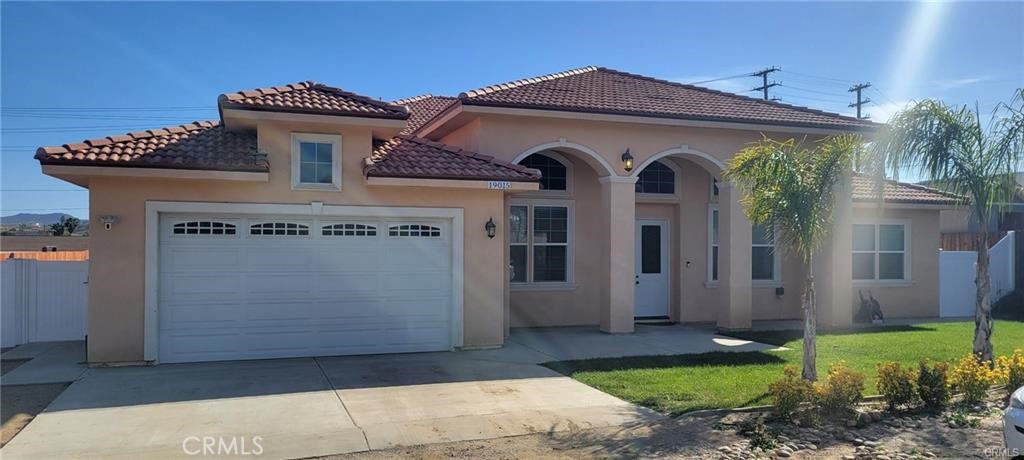 19015 Spalding Avenue Riverside CA, 9250863669179086851120