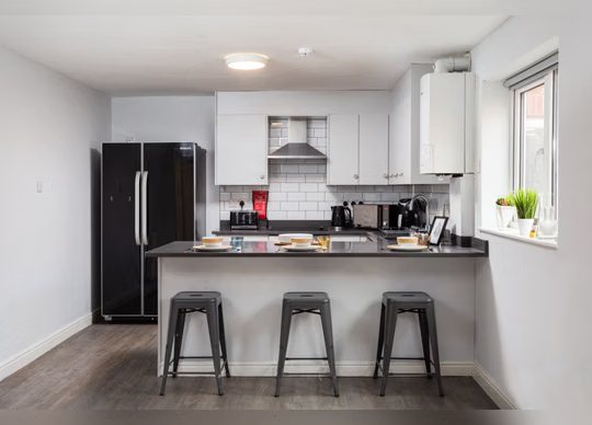 Royal Park, Leeds Five Bed Flat