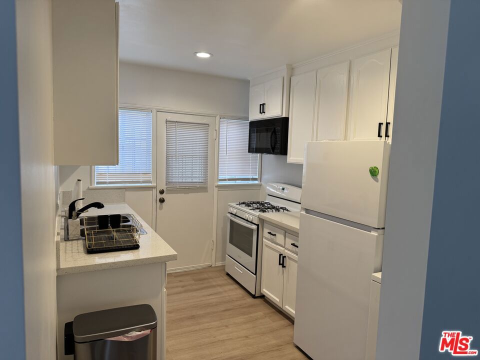 931 S Sherbourne Drive 931 Los Angeles CA, 9003564133559057666120
