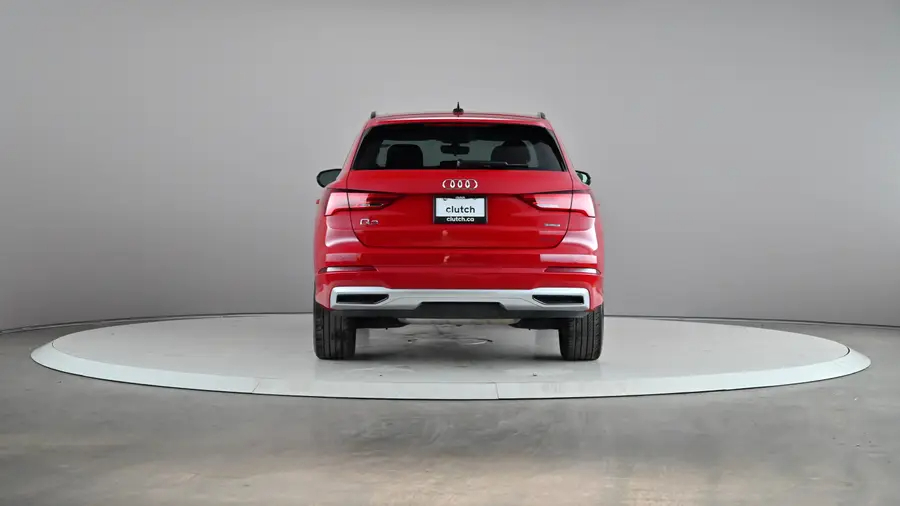 2022 Audi Q364013640310531122