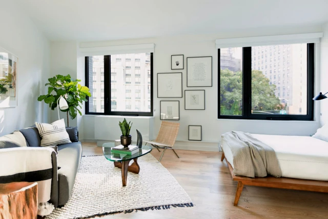 445 West 35th Street63648779066881121