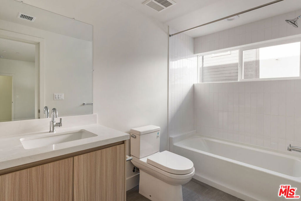 3212 3/4 Verdugo Road Los Angeles CA, 9006563868157288449122