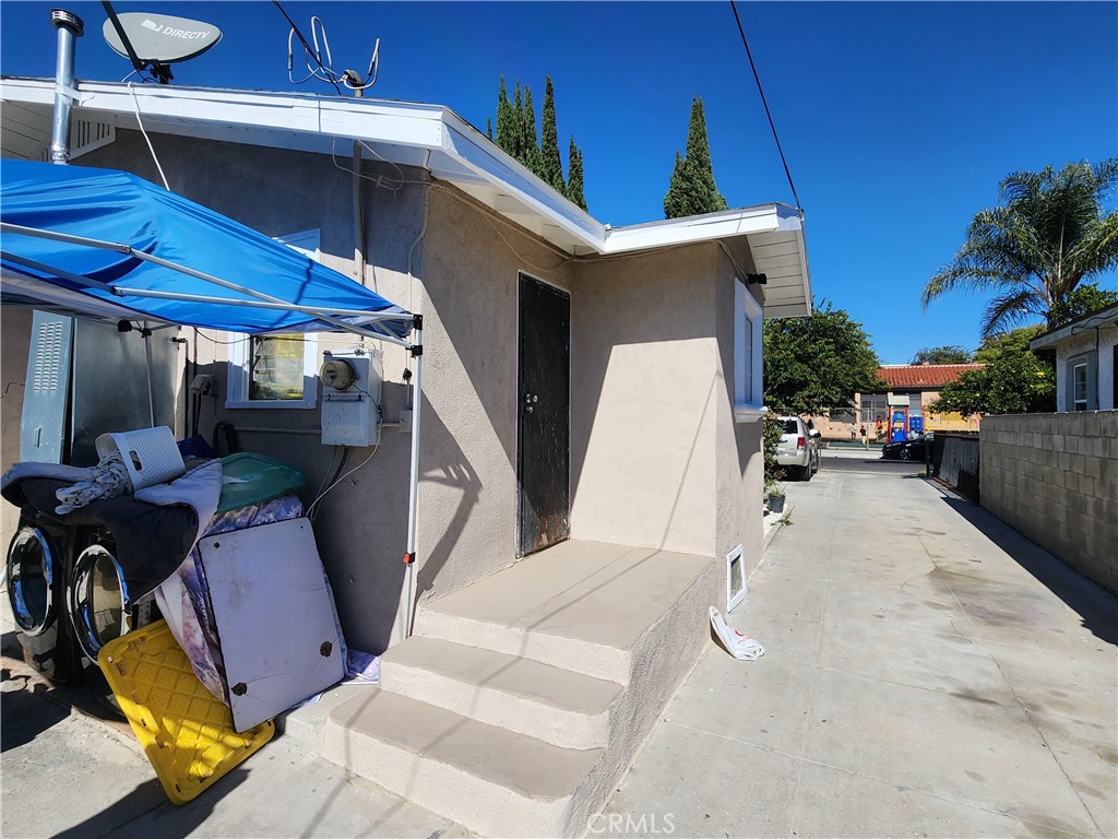 4212 E 58th Maywood CA, 9027064140243750913122
