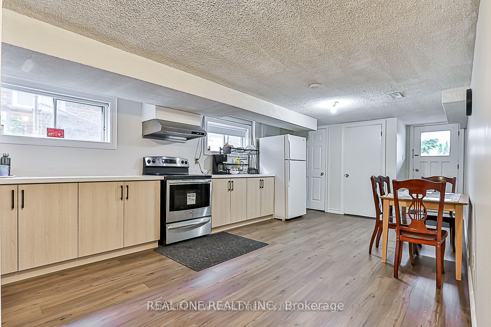 One-bedroom with private bathroom in Scarborough, Toronto, available for home stay or rental63853607874179122