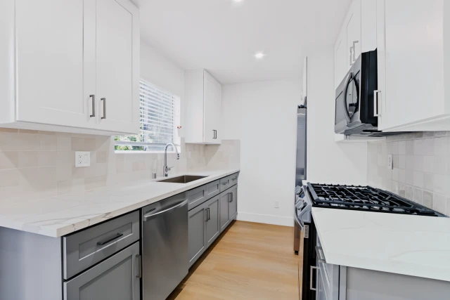11737 Courtleigh Dr63590526448897122