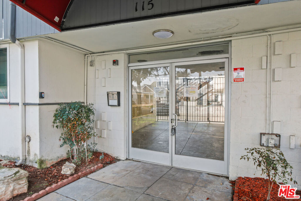 115 N Oak Street 29 Inglewood CA, 9030164133433630083122