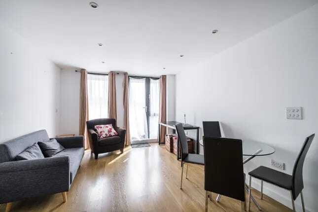 '2-Bed Flat – £1537616474430525441