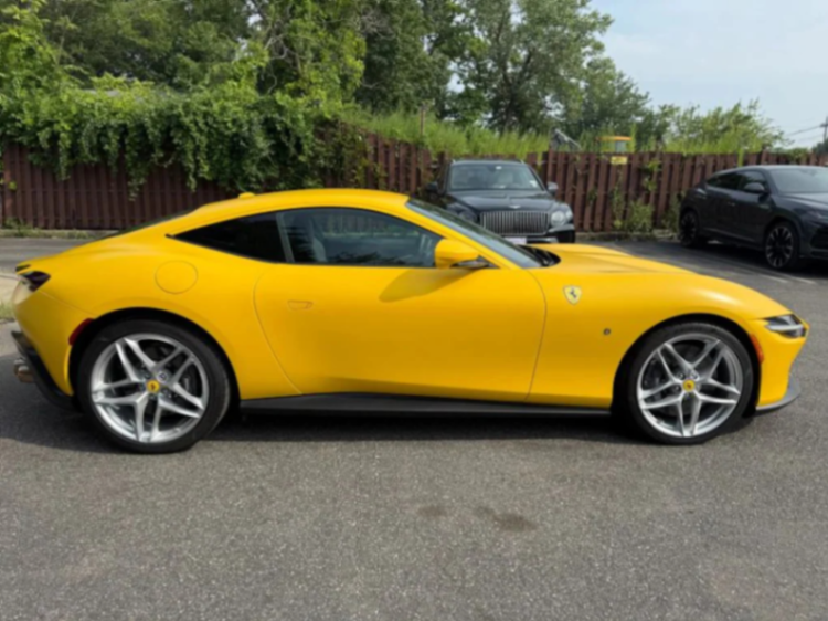 Pre-Owned 2022 Ferrari Roma Coupe 2D63282553617667126