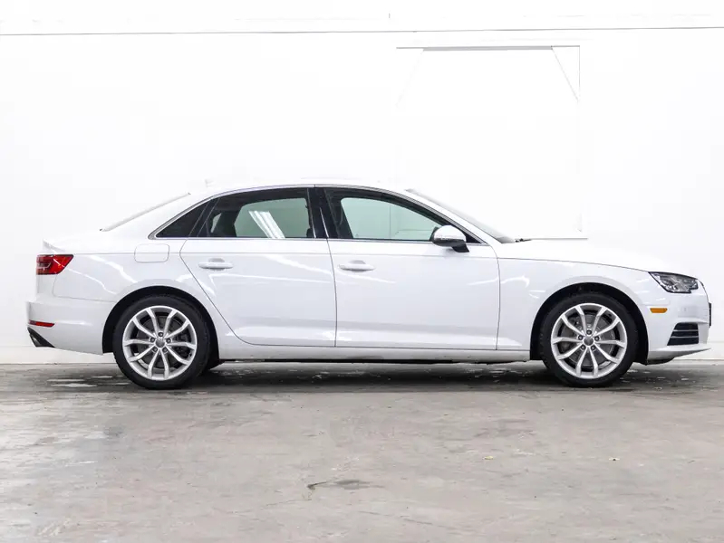 2017 Audi A464775221386370121