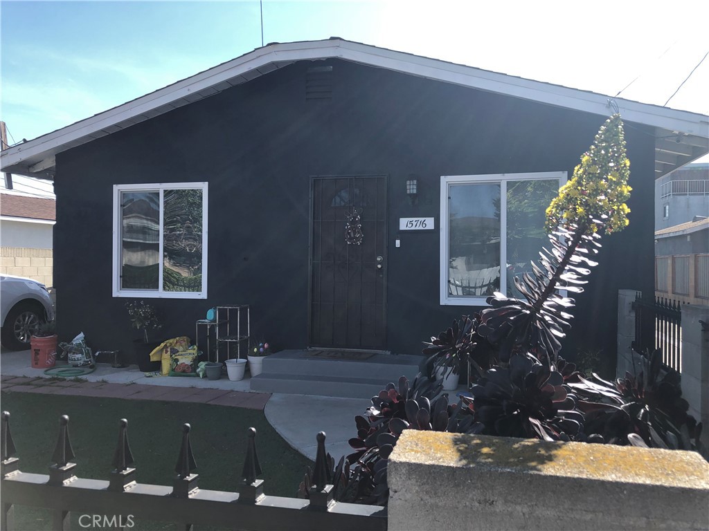 $3,200/month 15718 Larch Avenue Lawndale CA, 9026064134373369987121