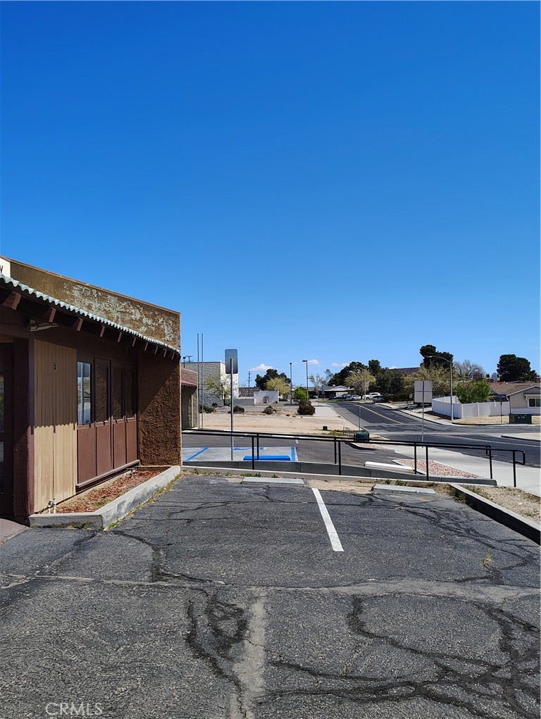 14368 St Andrews Drive Victorville CA, 9239564102751147009122