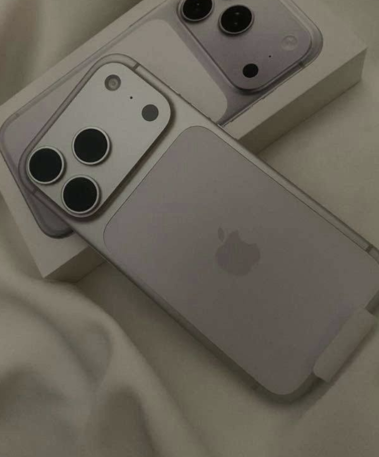 Apple iPhone 17 Pro Max en color plata con 256 GB