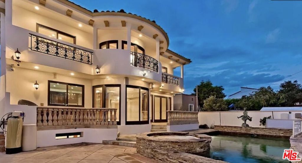 332 S Almont Drive Beverly Hills CA, 9021163868105508995120