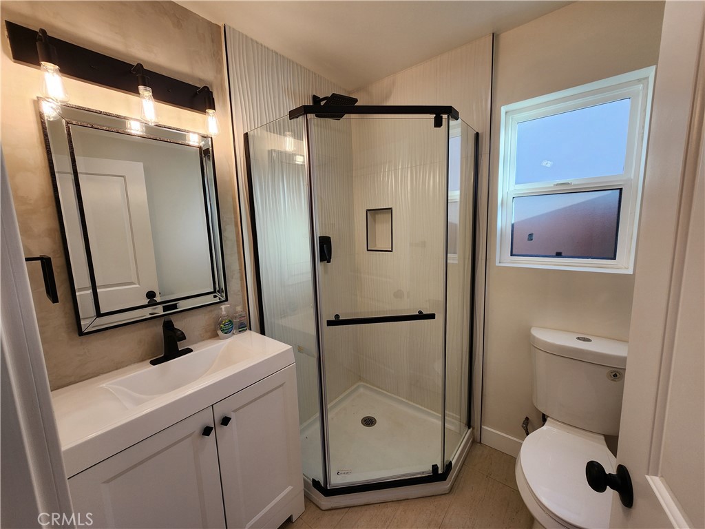 $3,900/month 18252 SATICOY Street Reseda CA, 9133564086618229378120