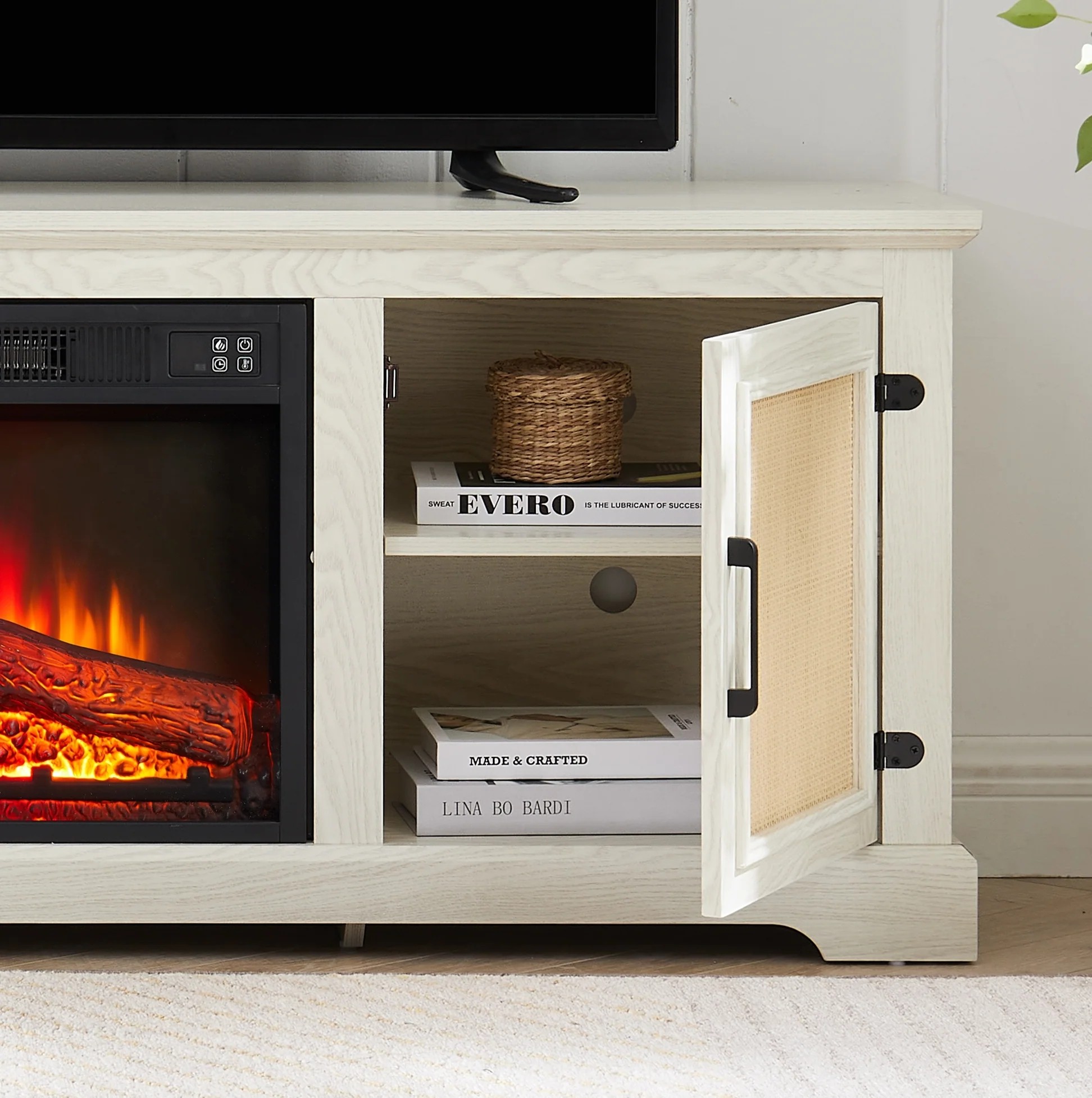 Armario de puerta de ratán natural con estante ajustable de madera, soporte para TV estilo granja de ratán, mesa consola para televisores de hasta 70 pulgadas, soporte de almacenamiento para TV con inserto de chimenea de 23', 65'W*15.55'D*23.86'H, blanco W1758S063956834221699122