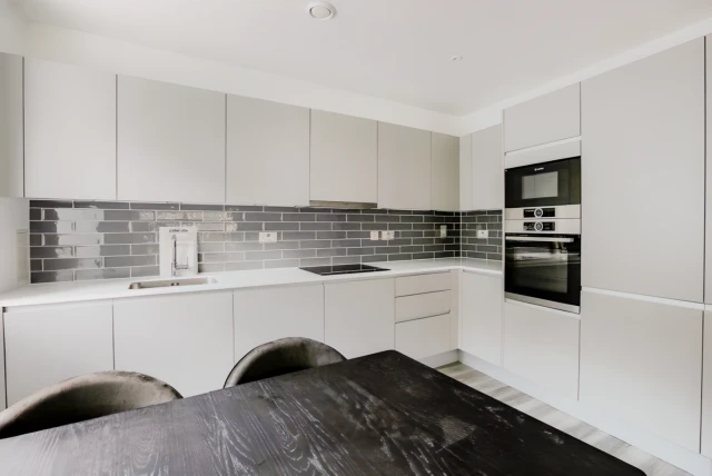 2B1B LH-Juniper Crescent, London