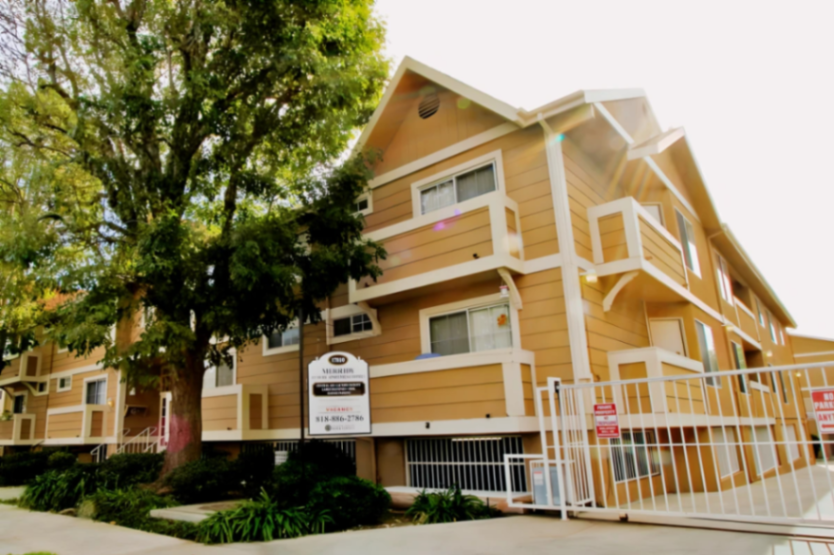 Los Apartamentos Woodside63590896387715120