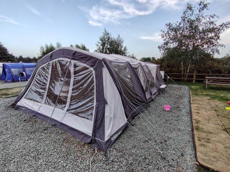 Outwell Montana 6SATC Inflatable Family Tent - Excellent Condition For Sale