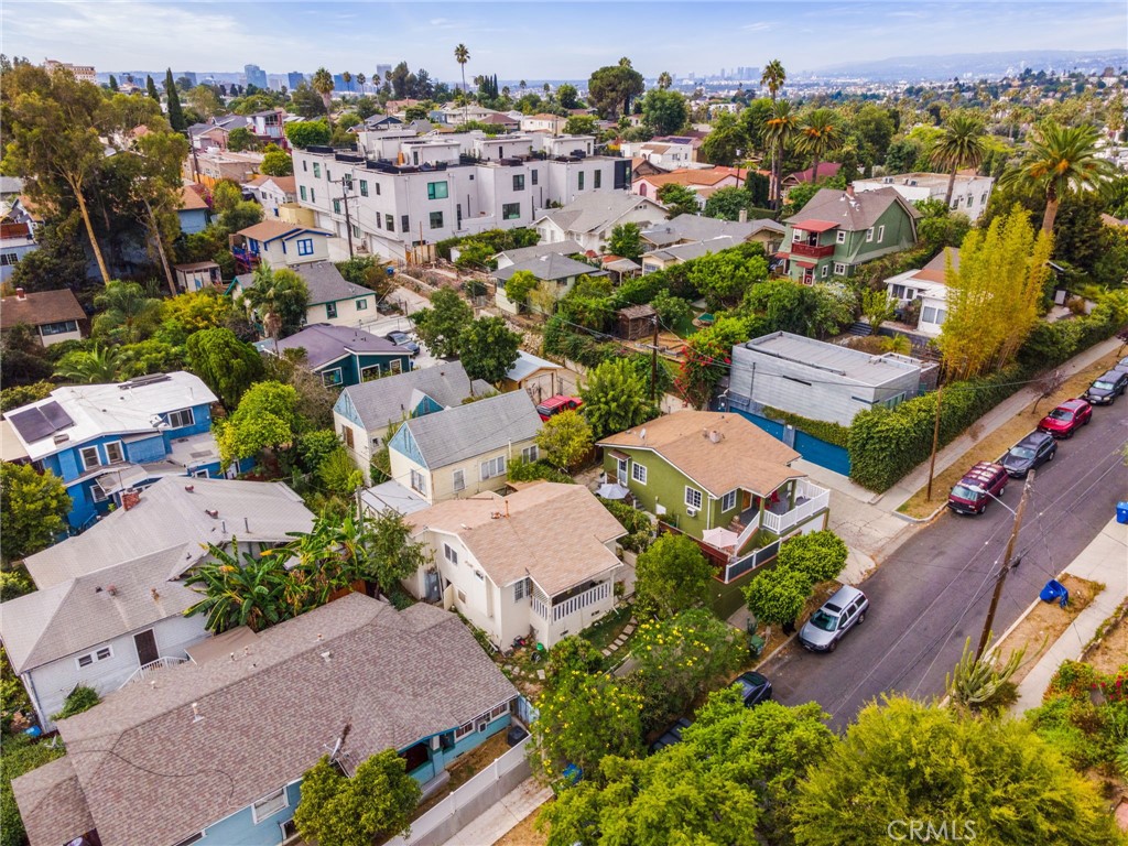 2210 Scott Avenue, Los Angeles CA, 9002664122158827521121