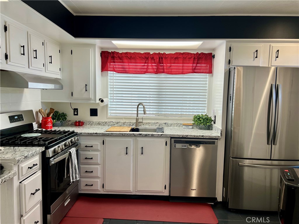 307 S Smith Avenue 65, Corona CA, 9288263656932567041121