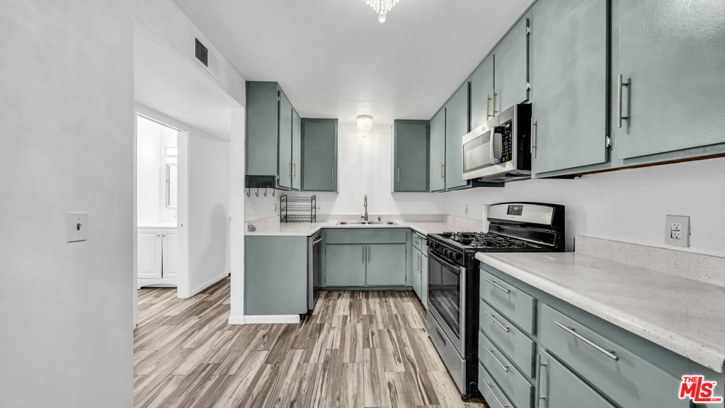 223 S Acacia Avenue #211, Compton CA, 9022063659260219651121