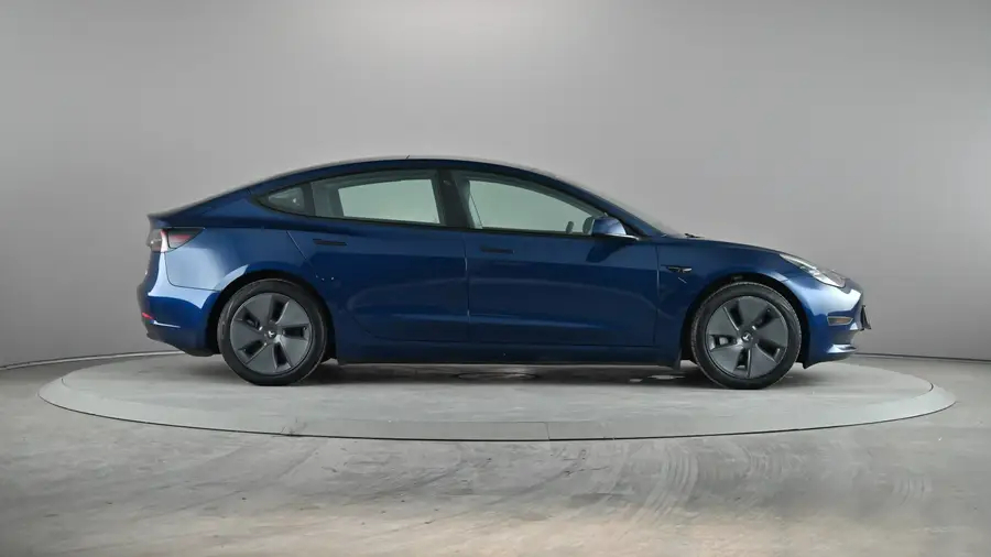 2022 Tesla Model 365040365916673121
