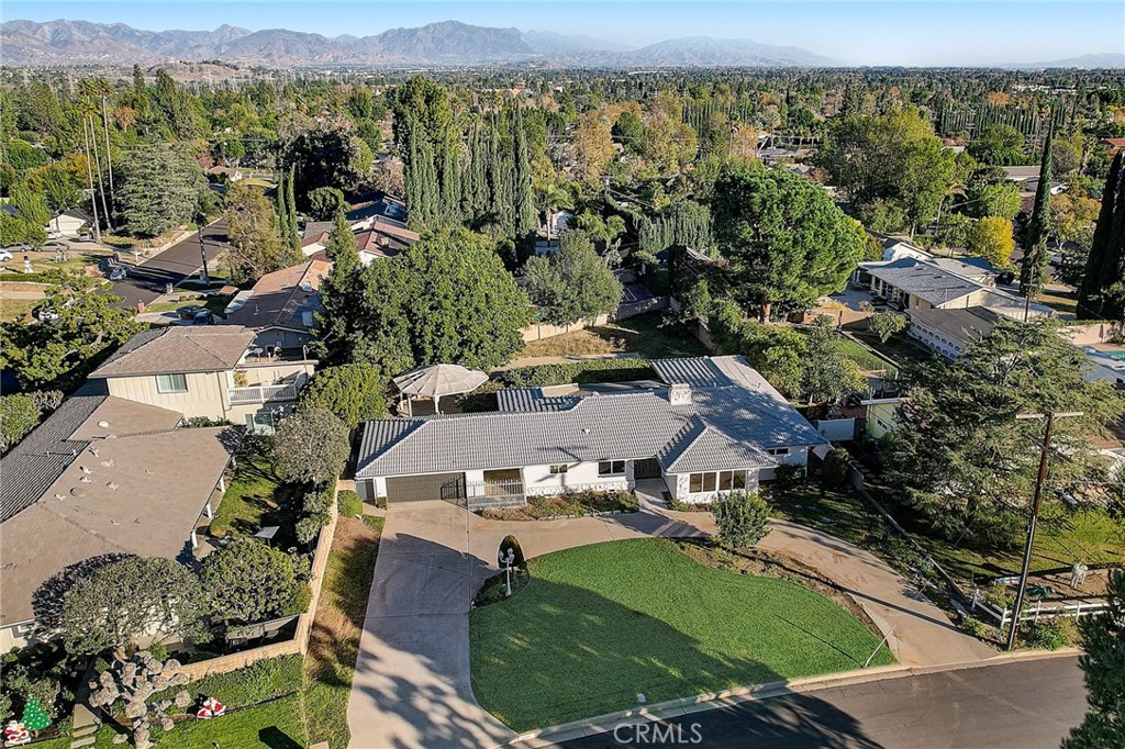 11200 Jellico Avenue Granada Hills CA, 9134463626071543555122