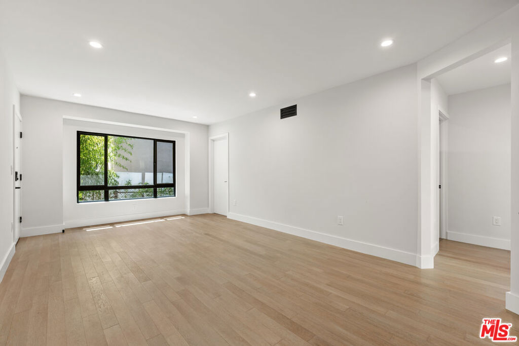 1444 S Crescent Heights Boulevard 2 Los Angeles CA, 9003564120007815681120