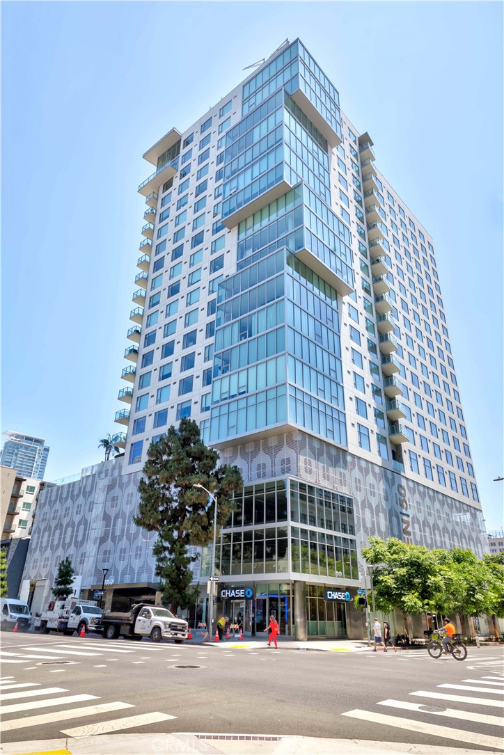 1050 S Grand Avenue 1505, Los Ángeles CA, 9001563657746050689120