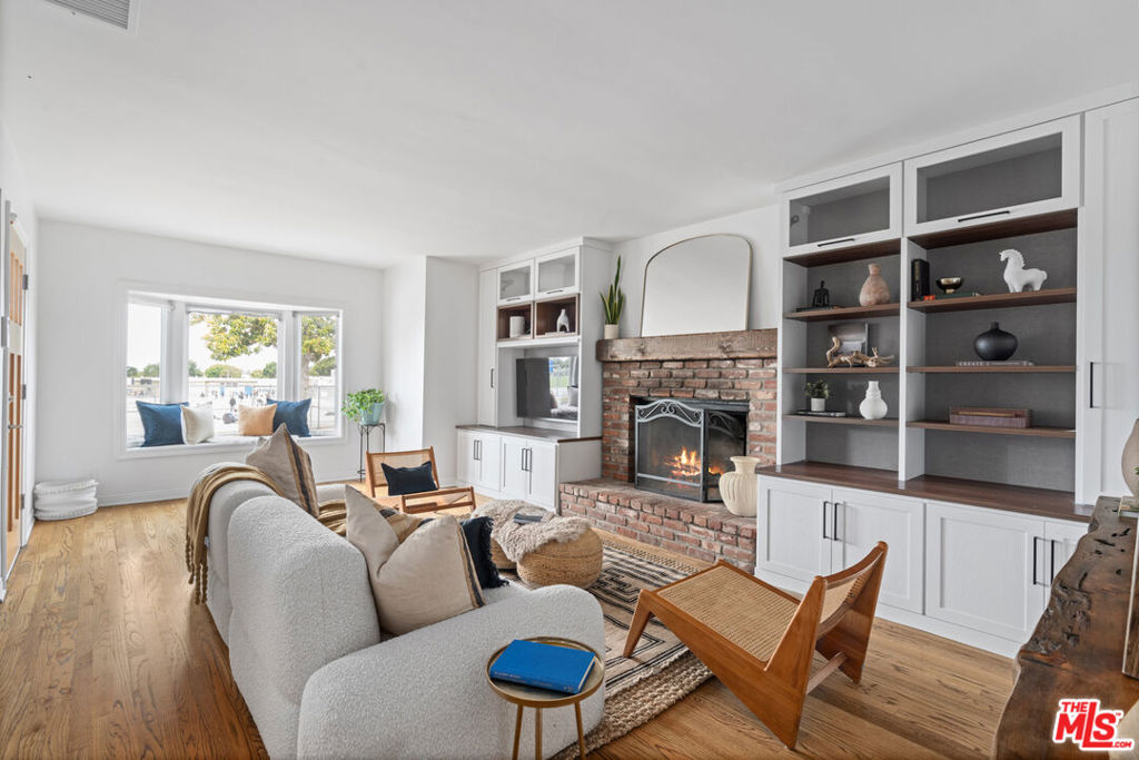 8044 Cowan Avenue, Los Angeles CA, 9004563612898092801121