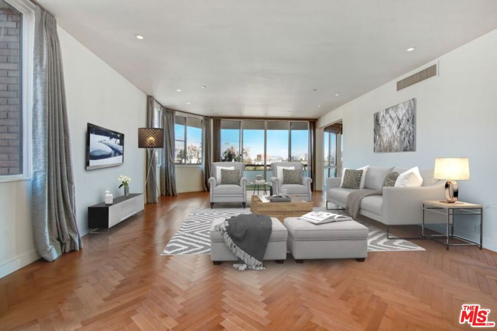 300 N Swall Drive 452 Beverly Hills CA, 9021164101329699585120