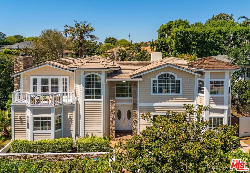 2261 Bagley Avenue, Los Angeles CA, 9003463636559929219120