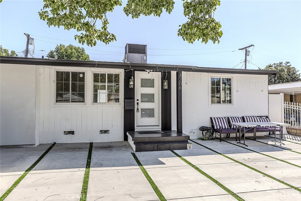 8206 Cantaloupe Avenue Panorama City CA, 9140263645355378433120