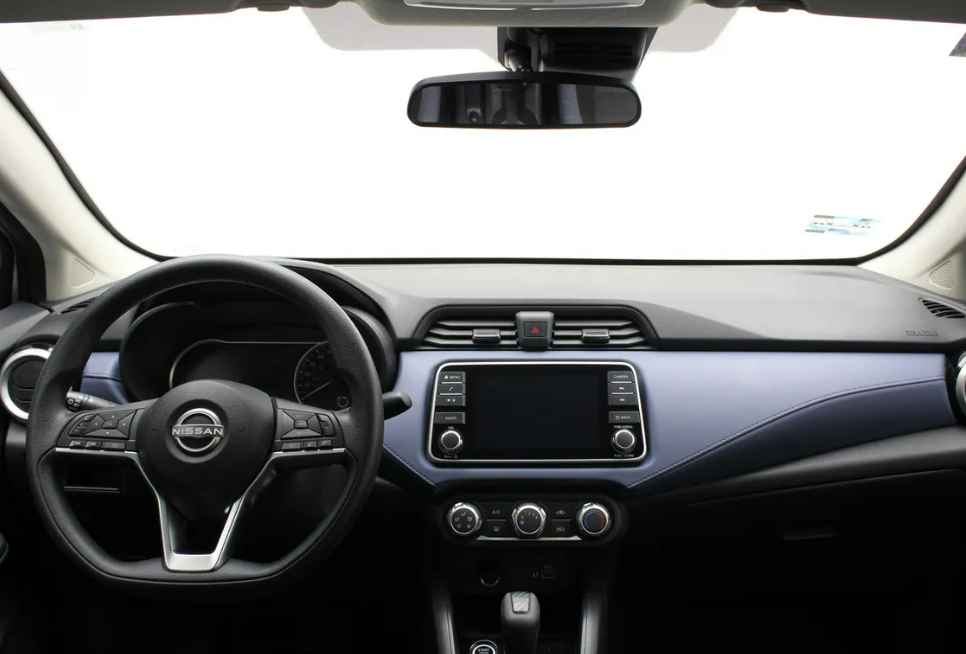 Nissan Versa 1.6 Advance AT64682748614530128