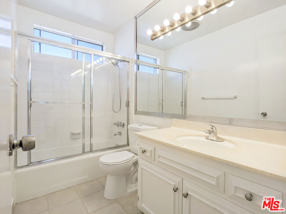 1538 11th 3 Santa Monica CA, 9040164133988343298122