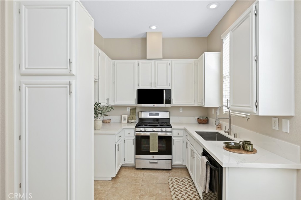 1062 S Romano Court, Anaheim Hills CA, 9280864066155525122122