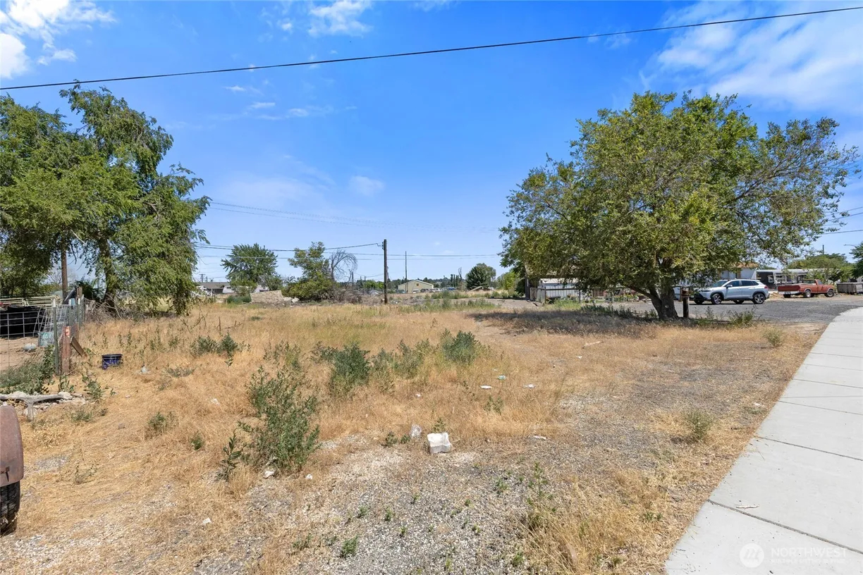 4187 NE Miller Street, 1