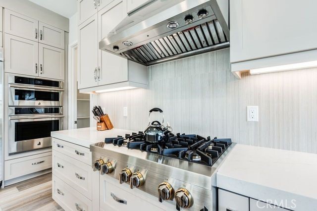 260 Holliston Lake Forest CA, 9263063711072433025121