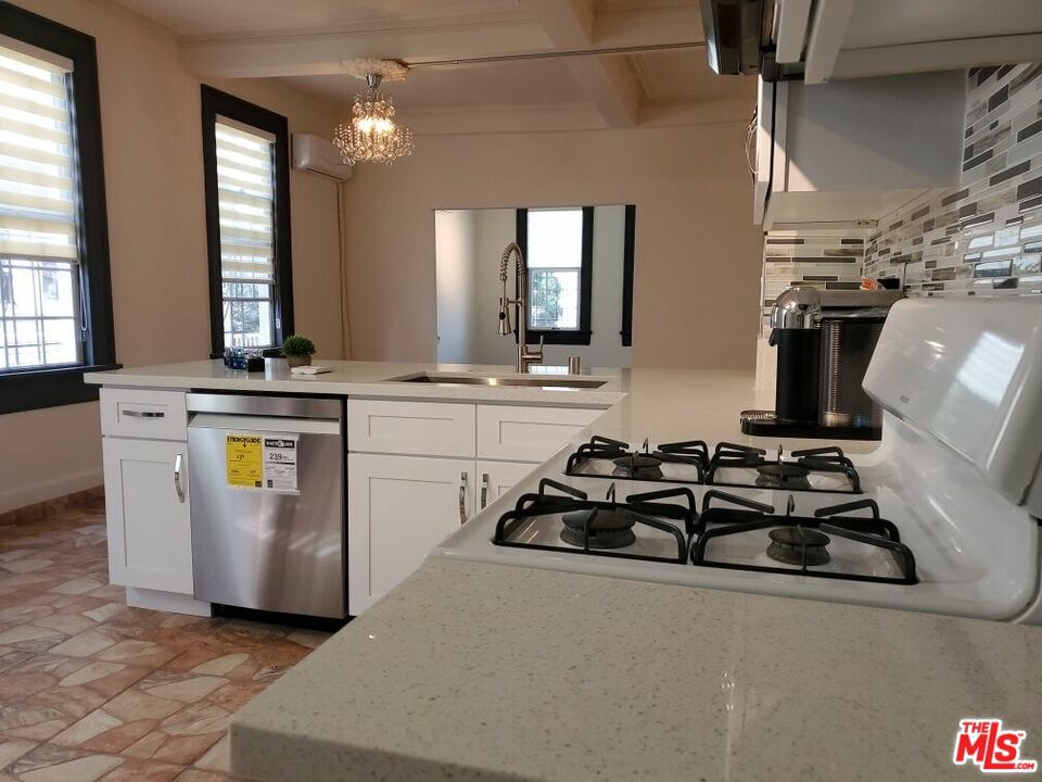 1214 S NORTON Avenue #2 Los Angeles CA, 9001964101679524355123