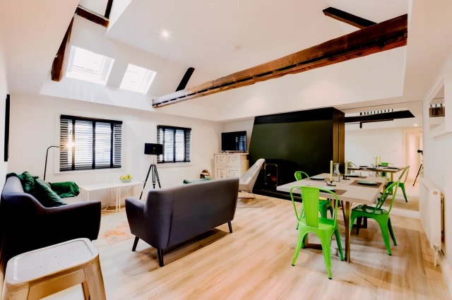 2 Queen St64195311385601125