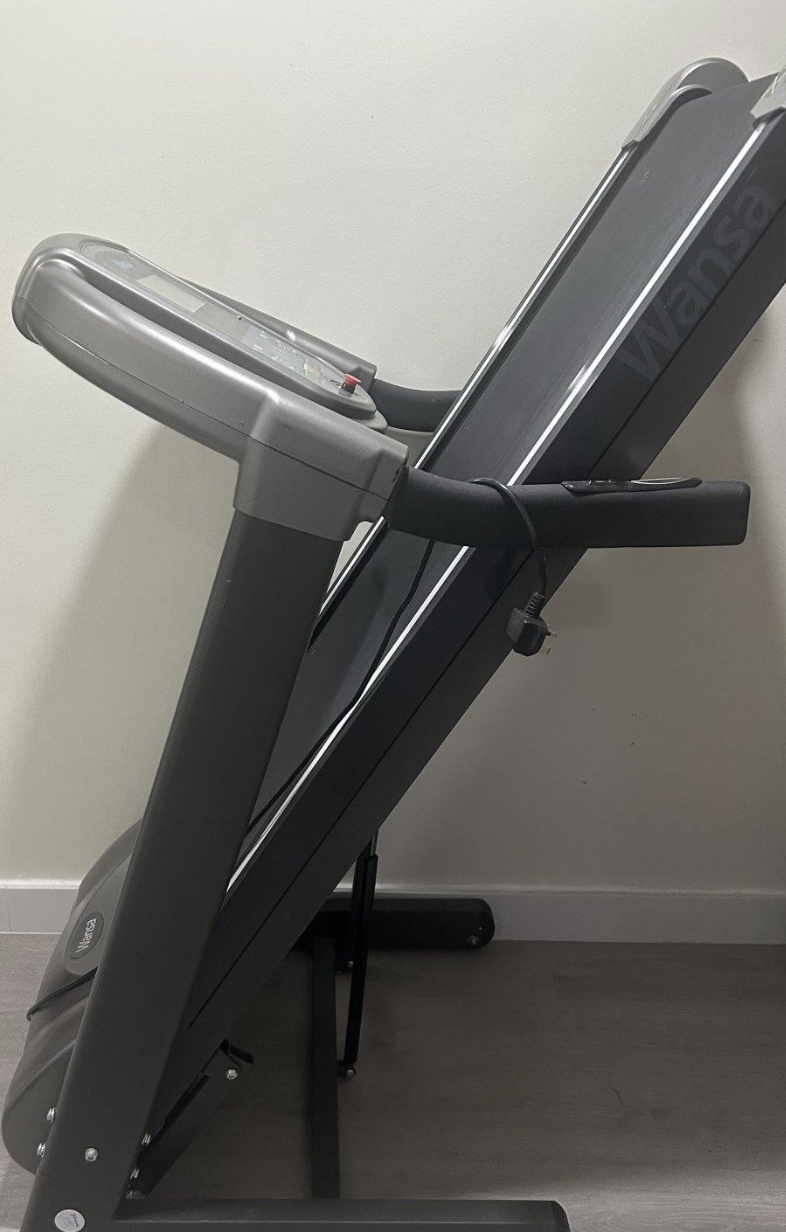 جهاز مشي وغزال الطائر ماركه ونسا elliptical and treadmill65080203568514124