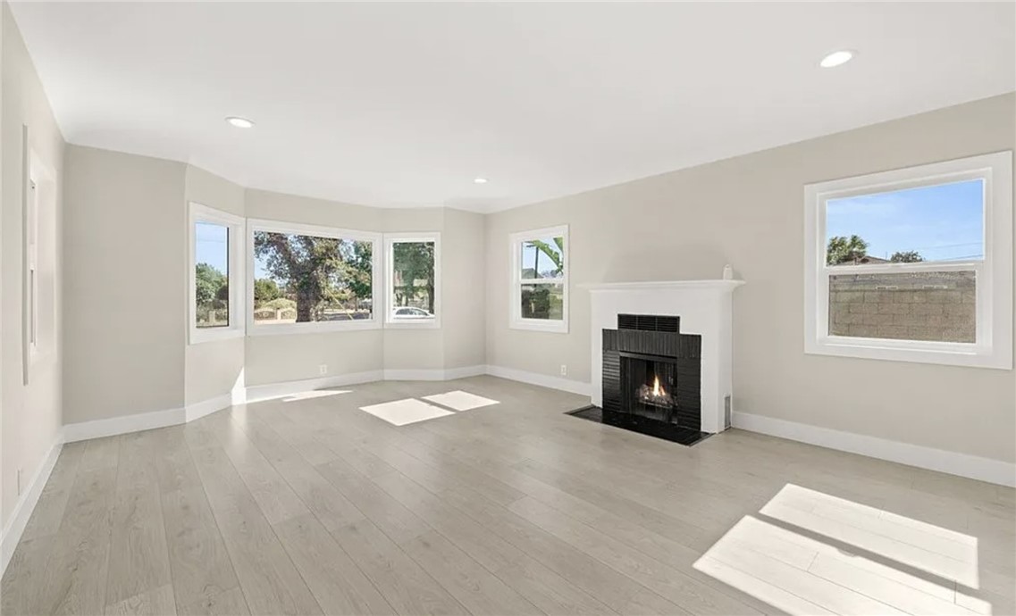 709 E E 9th St Pomona CA, 9176664142007407619122