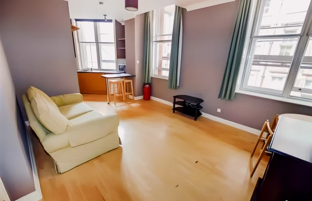 Large Suite Velvet House, Manchester