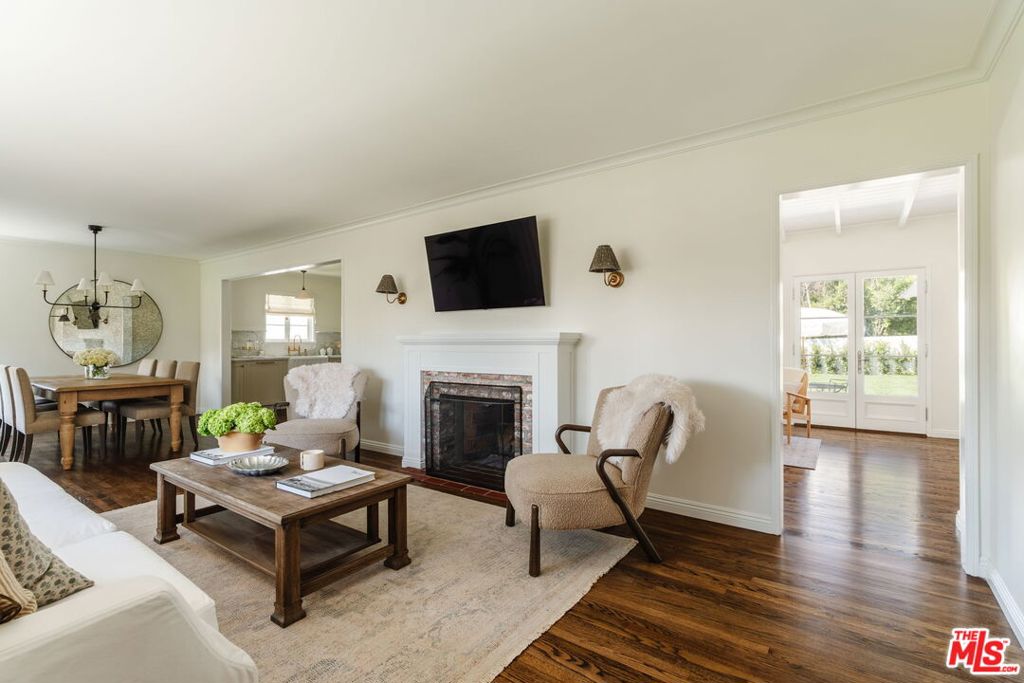 4601 Ventura Canyon Avenue, Sherman Oaks CA, 9142363623609654275120