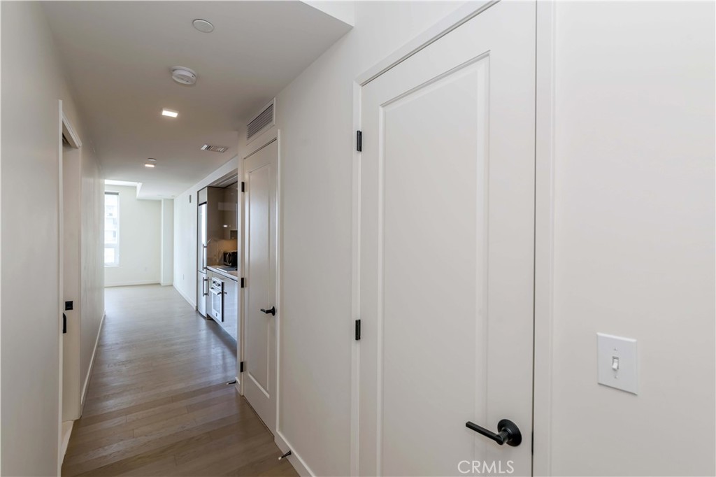 1050 S Grand Avenue 1505, Los Angeles CA, 9001563657746050689121