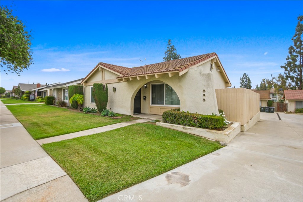 632 E La Veta Avenue, Orange CA, 9286663611172384643121