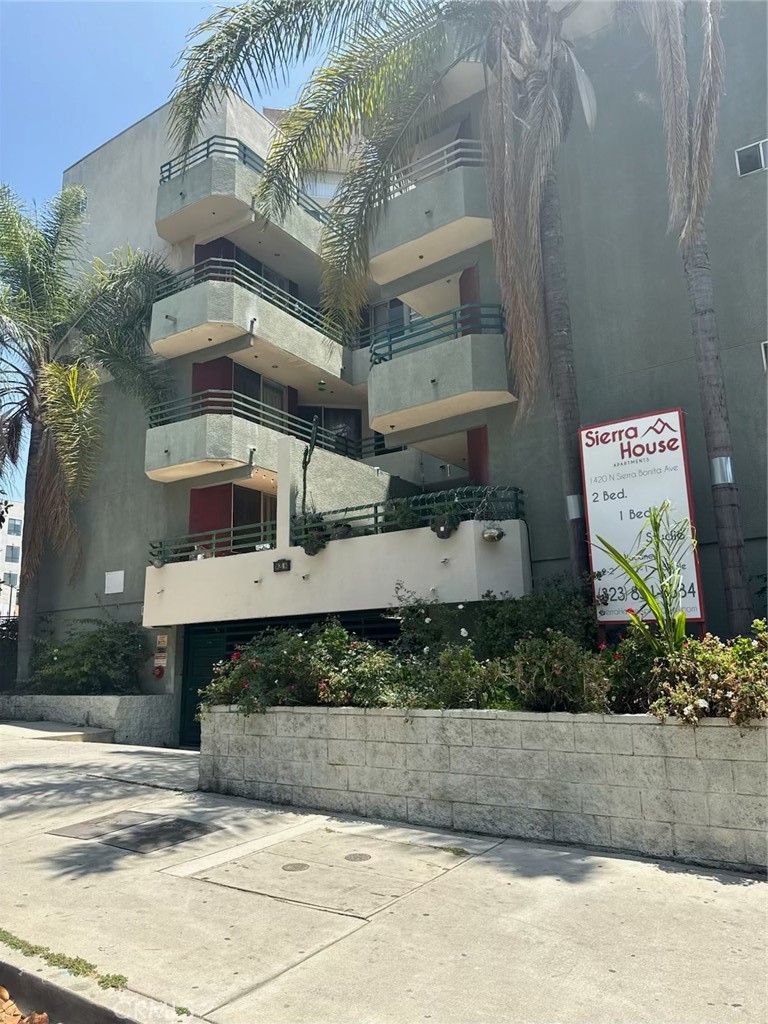 1420 N Sierra Bonita Avenue Los Angeles CA, 9004664132121677569120