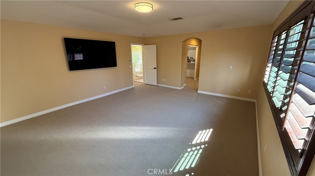 8501 Browns Creek Canoga Park CA, 9130464122404074498121