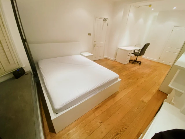 Hammersmith Townhouse64131522358787125