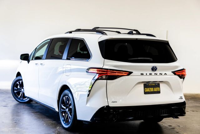 2024 TOYOTA SIENNA64024098324481121